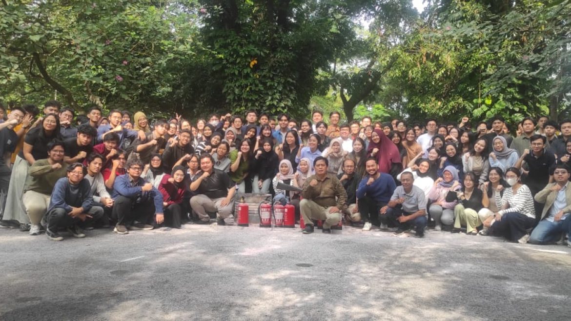 Pelatihan Pemadaman Api Menggukan Apar